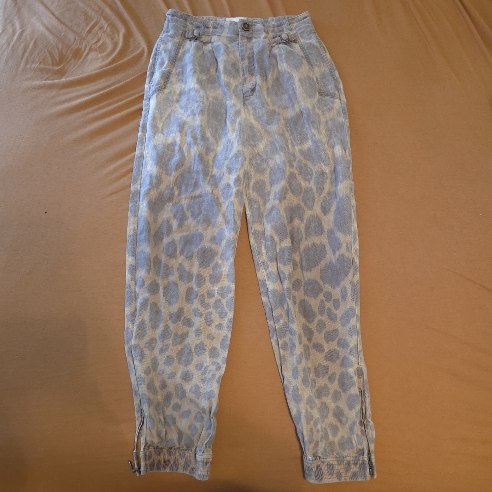 By Anthropologie Faded Giraffe Animal Print Linen Baggy Zipper Joggers Size 4